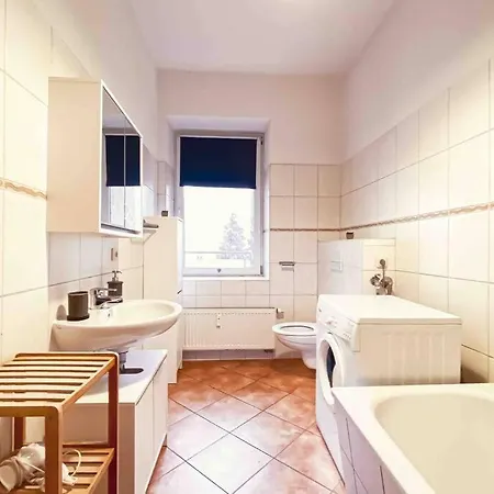 Altbauwohnung Direkt An Der Karli Mit Balkon - Netflix Inklusive Appartement Leipzig