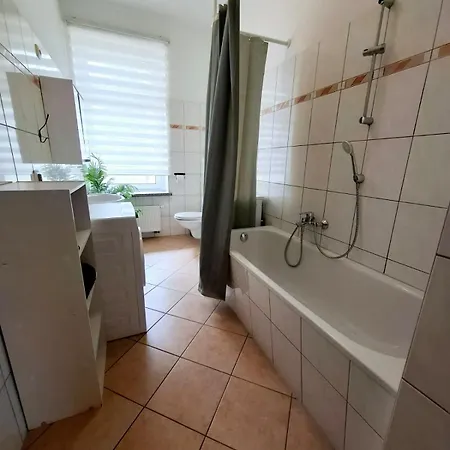 Altbauwohnung Direkt An Der Karli Mit Balkon - Netflix Inklusive Appartement *