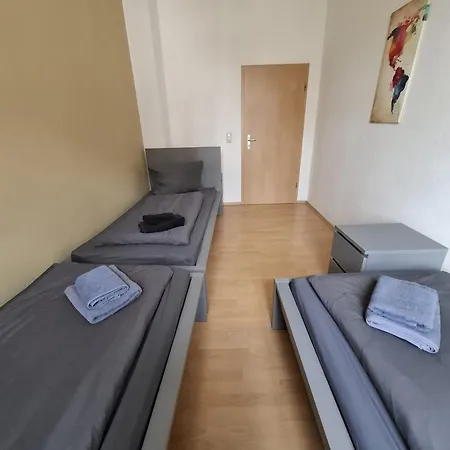 Altbauwohnung Direkt An Der Karli Mit Balkon - Netflix Inklusive Lejlighed