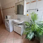 Altbauwohnung Direkt An Der Karli Mit Balkon - Netflix Inklusive Apartment *