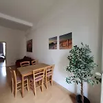 Apartment Altbauwohnung Direkt An Der Karli Mit Balkon - Netflix Inklusive