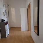 Altbauwohnung Direkt An Der Karli Mit Balkon - Netflix Inklusive * Leipzig