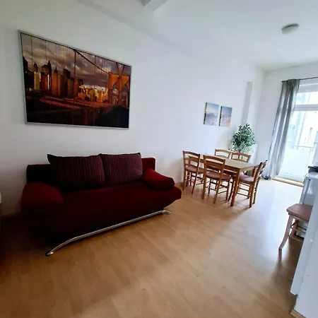 Altbauwohnung Direkt An Der Karli Mit Balkon - Netflix Inklusive