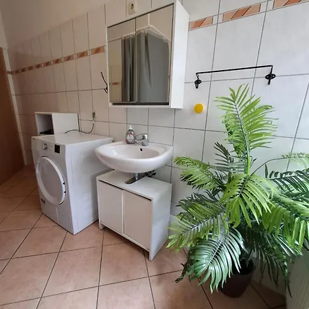 Altbauwohnung Direkt An Der Karli Mit Balkon - Netflix Inklusive アパート *