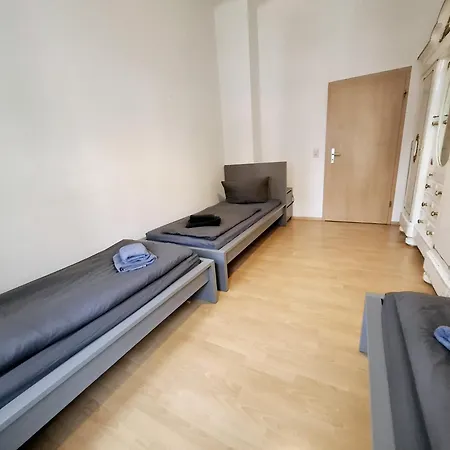 Altbauwohnung Direkt An Der Karli Mit Balkon - Netflix Inklusive Apartment Leipzig