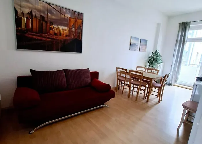 Altbauwohnung Direkt An Der Karli Mit Balkon - Netflix Inklusive