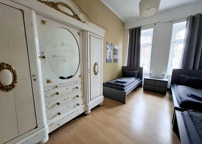 Altbauwohnung Direkt An Der Karli Mit Balkon - Netflix Inklusive