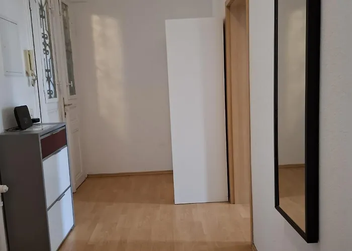 Altbauwohnung Direkt An Der Karli Mit Balkon - Netflix Inklusive * Lipsia